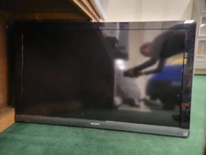 lot 1484 image: Sony KDL-46EX400 Color Television&nbsp