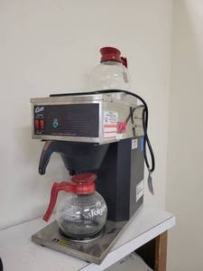 lot 1493 image: Commercial Curtis Coffee Brewer W 2 Glass Coffee Pots&nbsp