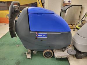 lot 1495 image: Razor 20T Wet Acid Battery Floor Scrubber&nbsp