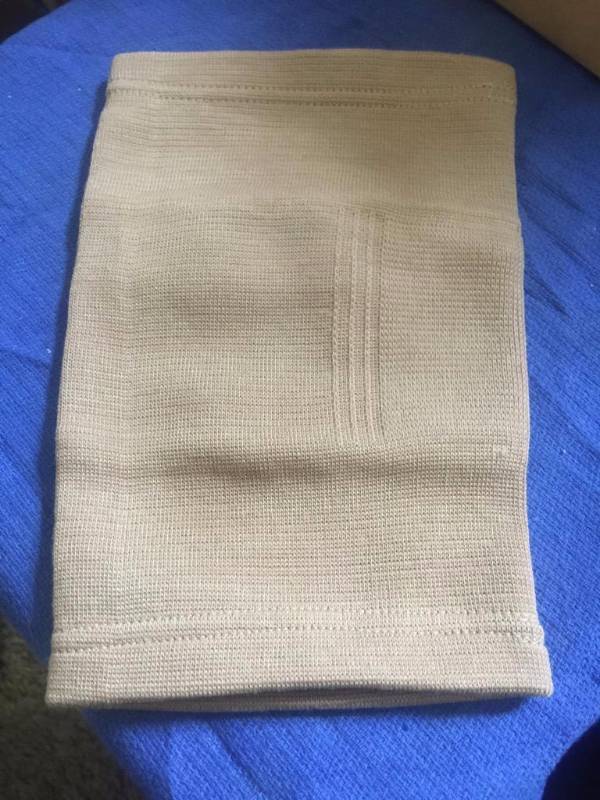 lot 1337 image: 10 compression therapy knee support sleeves f...