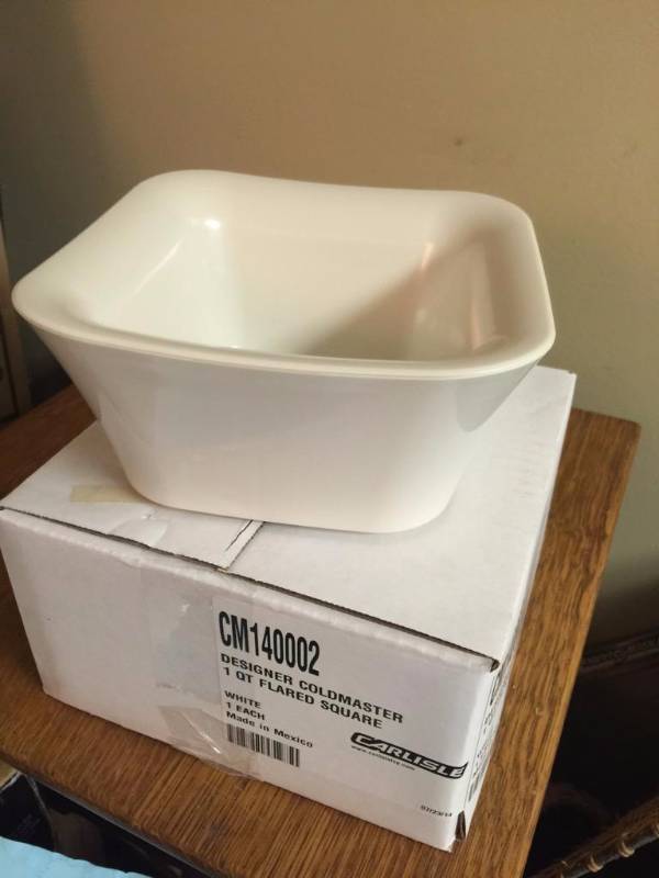 lot 152 image: This is for (2) 1 quart cold master food stor...