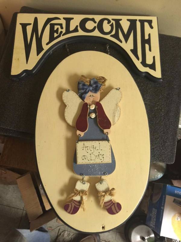 lot 57 image: Very nice large unique crafty looking welcome...