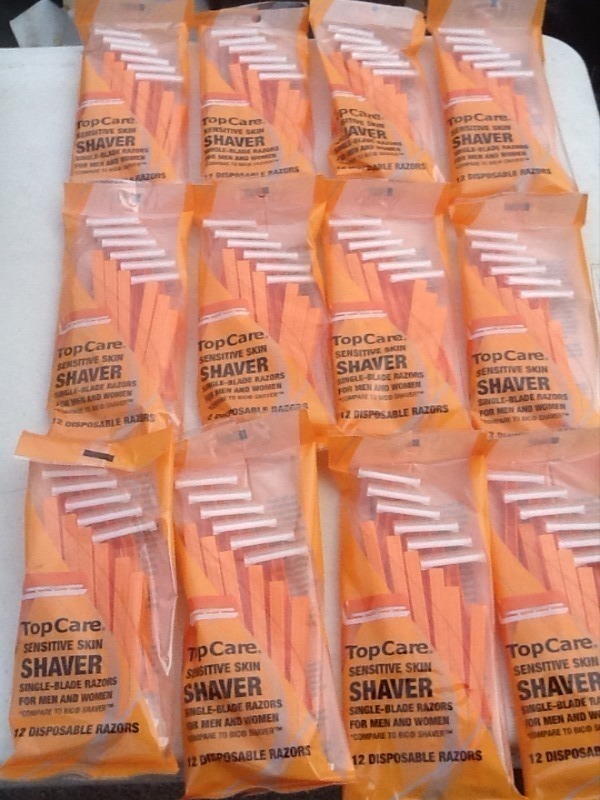 lot 7592 image: 144 total disposable razors high dollar items