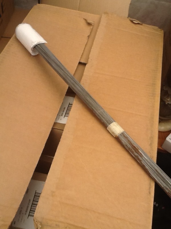 lot 7668 image: Bundle of 100 white marker flags