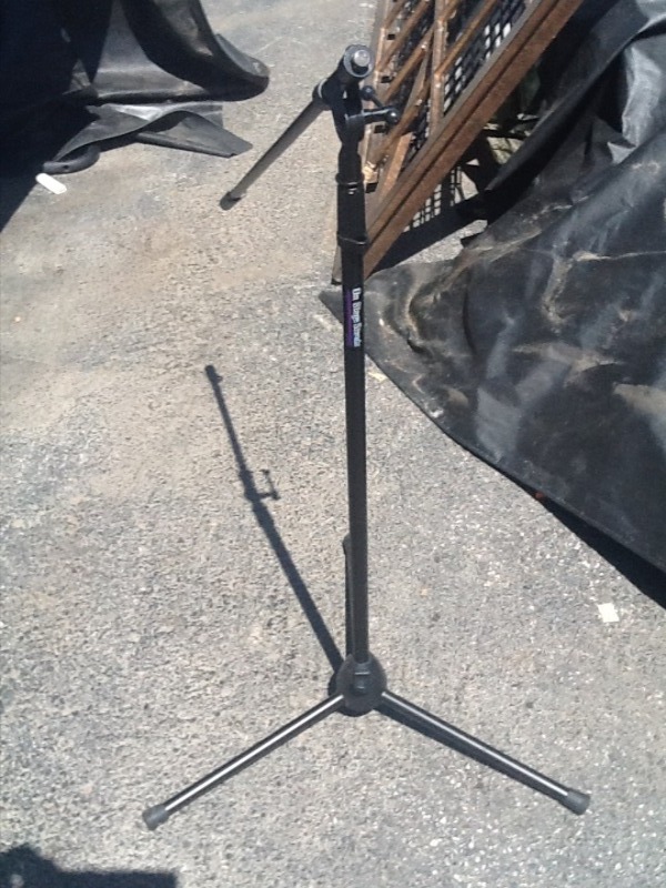 lot 7740 image: Microphone stand