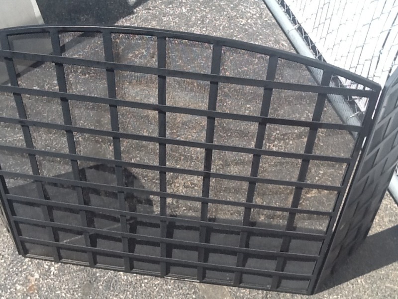 lot 7758 image: Heavy duty iron fireplace screen