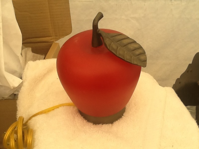 lot 7762 image: Great gift for your favorite teacher electric light up glass Apple