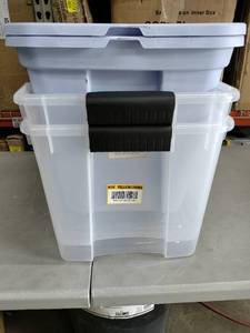 lot 1108 image: 4pk Totes No Lids 17.5Gal20Gal