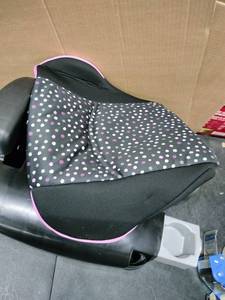 lot 3746 image: Childrens Car Seat