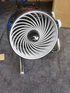 lot 5928 image: Vornado Desktop Fan