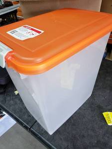 lot 5891 image: Storage Bin with Latching Lid