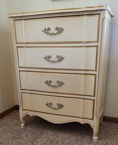 lot 1003 image: French Provincial Chest of Drawers - 32 x 17 x 41