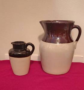 lot 1019 image: 2 Vintage Pottery Pitchers