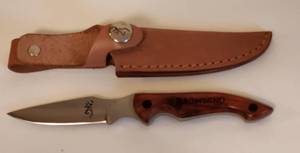 lot 1036 image: Browning Fixed Blade Knife 3.5 blade, 7 Total Length