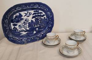 lot 1072 image: TK Thun Vintage Bohemia 3 Cocoa Cups and 7 Saucers - Allerton Blue Willow Platter 13.5
