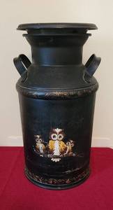 lot 1084 image: Vintage Milk Can, 5 gallon - Hand Painted Owl Decor