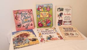 lot 1094 image: Children Books - Wee Sing is CDBook Collection - Children Stories of Bible from 1960s