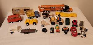 lot 1098 image: Toy Car Variety - See Pictures