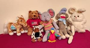 lot 1102 image: Stuffed Animals