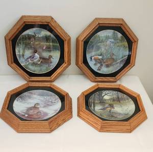 lot 1137 image: 4 Knowles Collector Duck Plates in Oak Frames - Frames 12.5