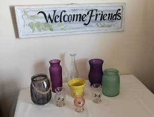 lot 1147 image: Welcome Friends Sign 27 x 8 - Assorted Colored Vases - One Yellow USA Pottery Planter - 3 Vintage Bud Vases