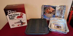 lot 1156 image: Roma by Weston, Food Strainer & Sauce Maker - New Broiler Pan - Disposable Aluminum Pans