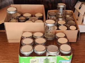 lot 1163 image: 3 Dozen Pint Jars - Most are Wide Mouth