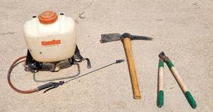 lot 2011 image: Solo Backpack Sprayer 3 Gallon, Loppers and Pickaxe