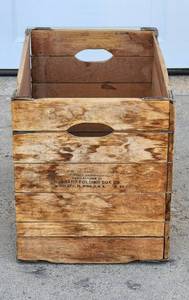 lot 2054 image: Vintage Hubbard Folding Box 21 x 14 x 16 See Pictures
