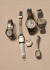 lot 539 image: Timex Watches