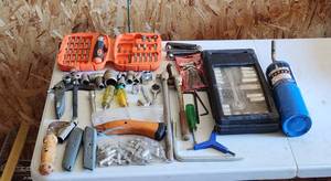 lot 2078 image: Husky 38 Drive Socket Set - Assorted 14 and 12 - Sockets - Hex Keys, assorted sizes - Black & Decker Driver Bits Set and More