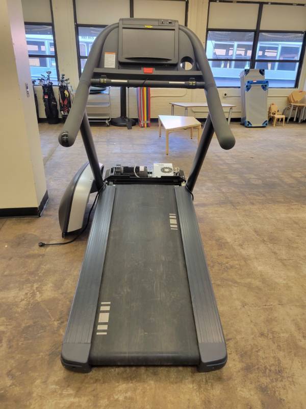 TechnoGym DEK6AB Run 600 Treadmill LOADOUT DATE CHANGE Fort