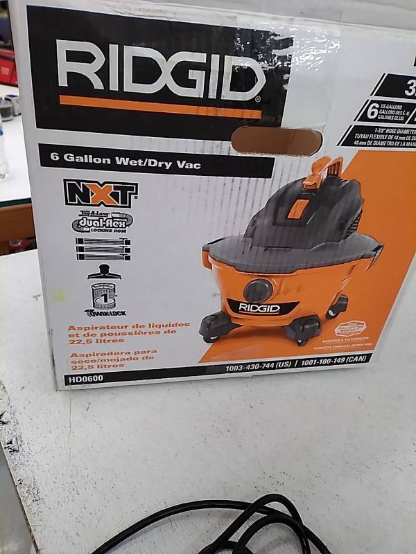 RIDGID 6 Gal. 3.5-Peak HP NXT Wet/Dry Shop Vacuum with Filter