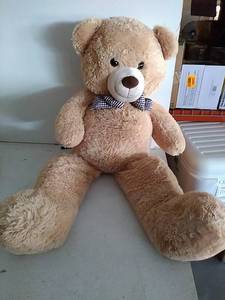 lot 53844 image: Large Stuffed Bear
