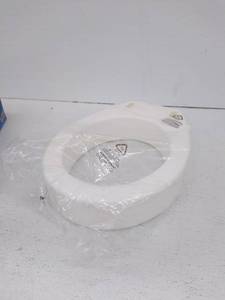 lot 53928 image: MobbHealth Care Raised Toilet Seat, 3.5