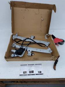 lot 53993 image: Fffauto Window Regulator For Escalade 04-07, Model 741-578