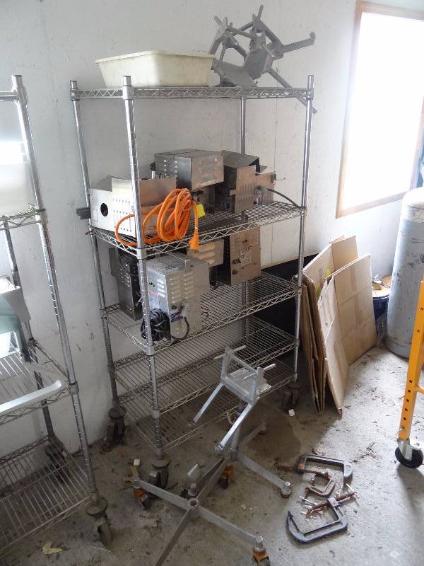 lot 359 image: Lot Of Hollymatic 120 Bulker Head Units On (5) Tier Wire Metal Metro Rack