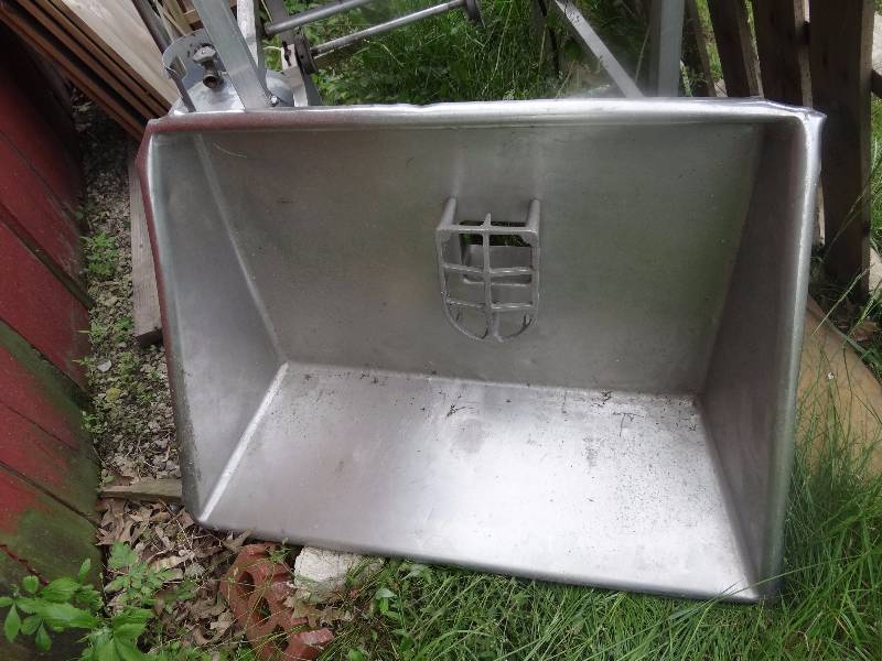 lot 362 image: Fully Stainless Top Meat Shoot