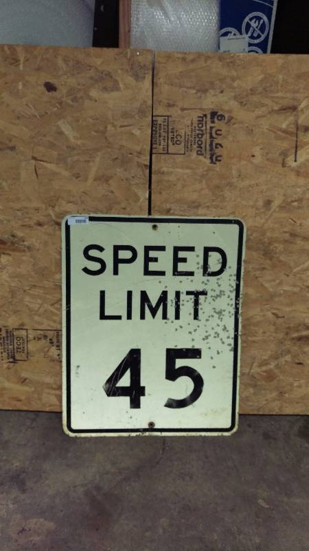 lot 100 image: Speed Limit 45 Sign