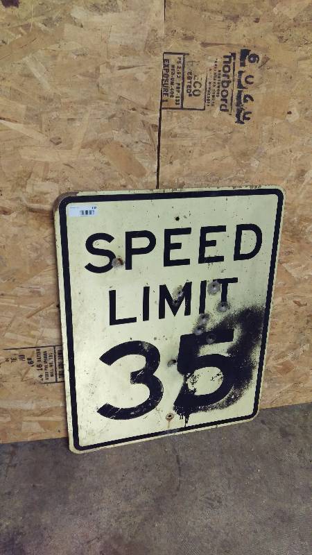 lot 102 image: Speed Limit 35 Sign