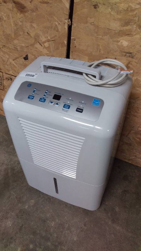 lot 110 image: GE Energy Star Humidifier
