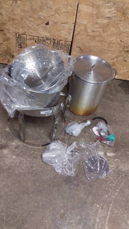 lot 121 image: Commercial 304 Stainless Steel Turkey Fryer