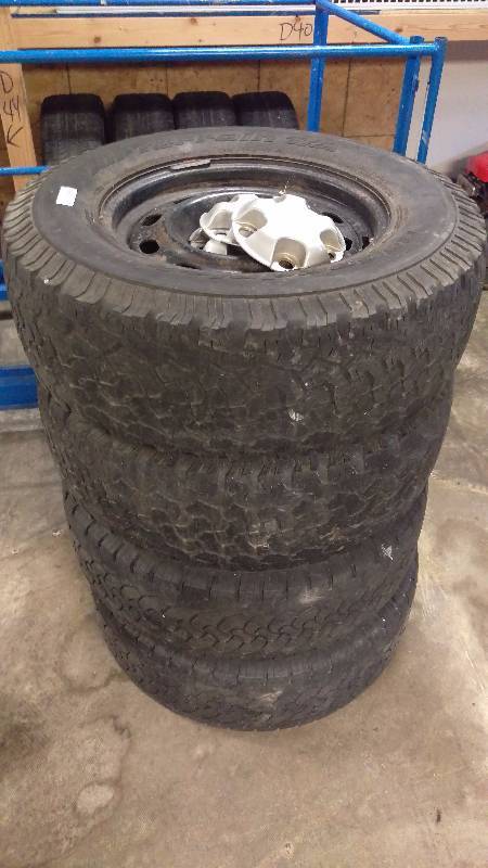 lot 130 image: Set of Rims with Wheels