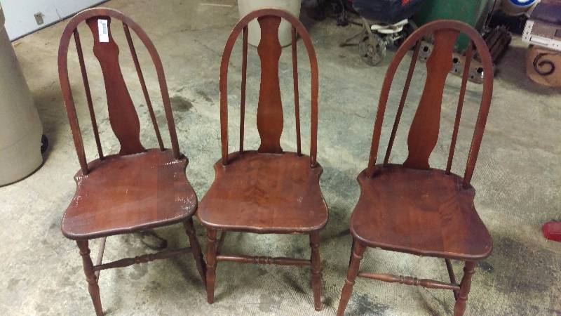 lot 135 image: Set of wood Chairs