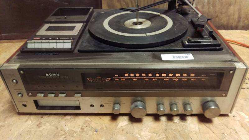 lot 145 image: Sony TurntableCassetteAMFM 8 track Music system