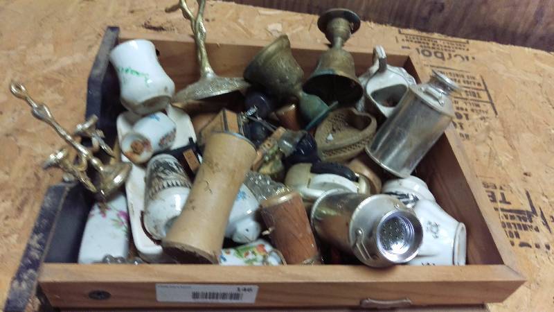lot 146 image: assortment of Salt and pepper shakers