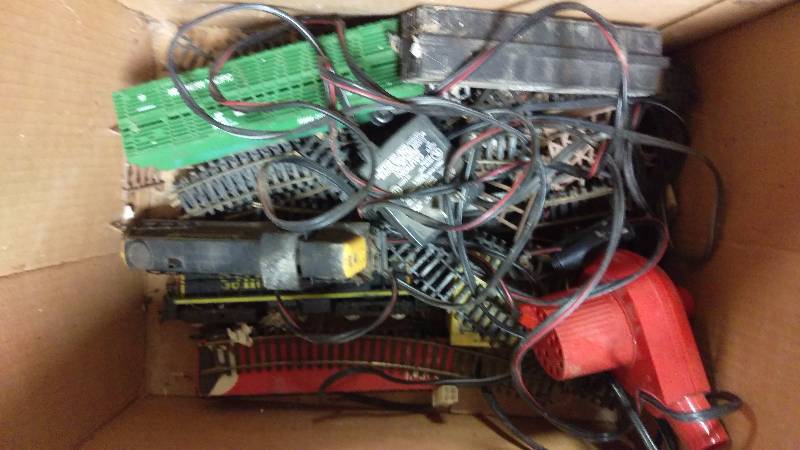 lot 150 image: Toy trains with track