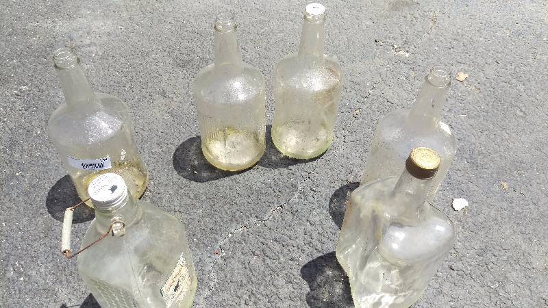 lot 154 image: Lot of glass bottles
