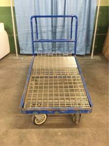 lot 5526 image: 6 Wheel Metal Flatbed