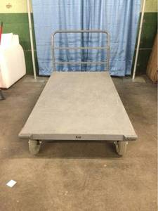 lot 5529 image: 4 Wheel Metal Flat Bed